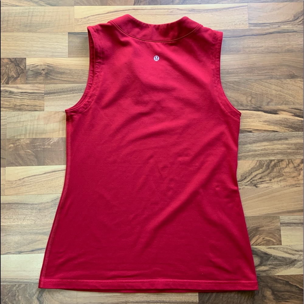 Lululemon sleeveless top